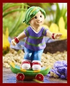 dollhouse figurines